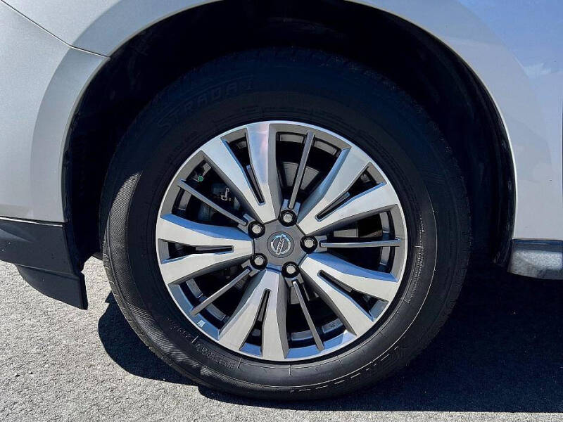 2019 Nissan Pathfinder SV