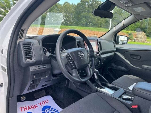 2023 Nissan Frontier 21