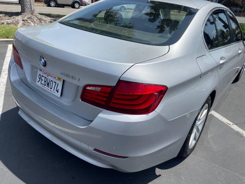 2012 BMW 5 Series 528i