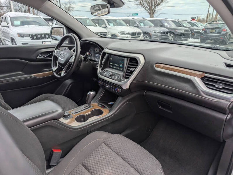 2017 GMC Acadia SLE-1