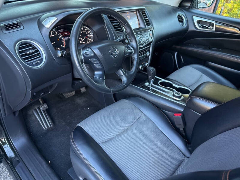 2019 Nissan Pathfinder SV