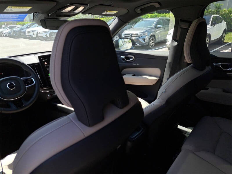 2026 Volvo XC60 B5 Plus