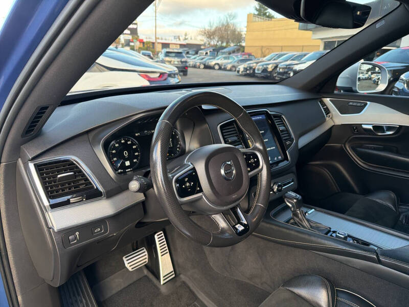 2018 Volvo XC90 T6 R-Design