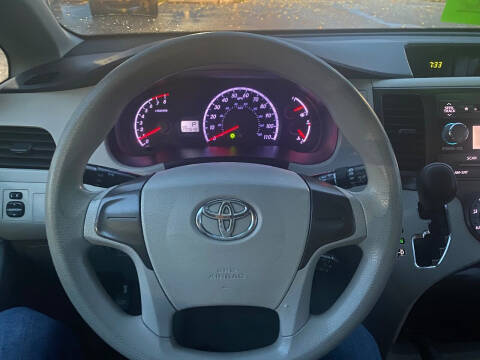 2013 Toyota Sienna L 7-Passenger