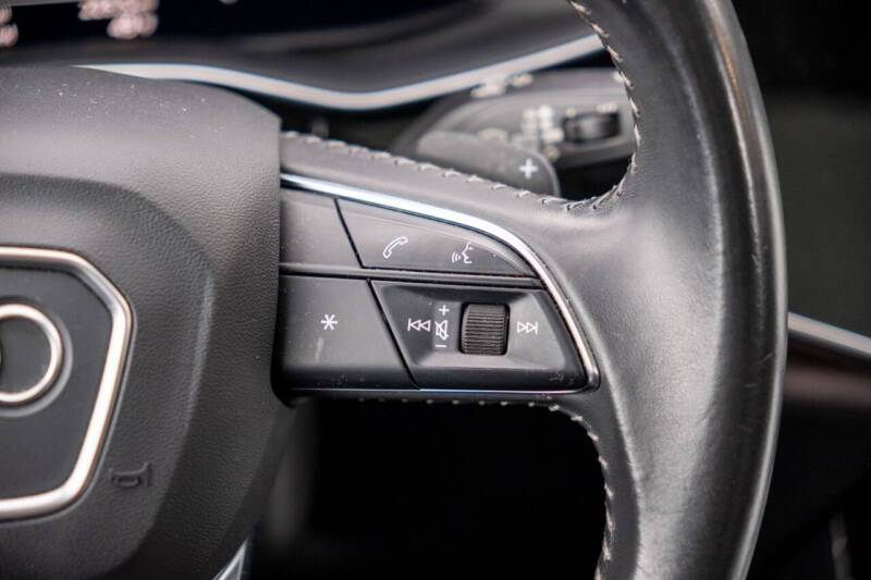 2020 Audi Q8 quattro Premium Plus 55 TFSI