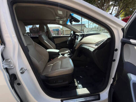 2017 Hyundai Santa Fe SE Ultimate