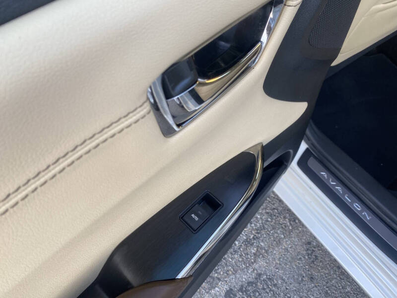 2015 Toyota Avalon Limited