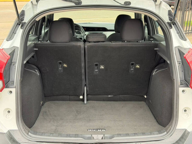 2020 Nissan Kicks S
