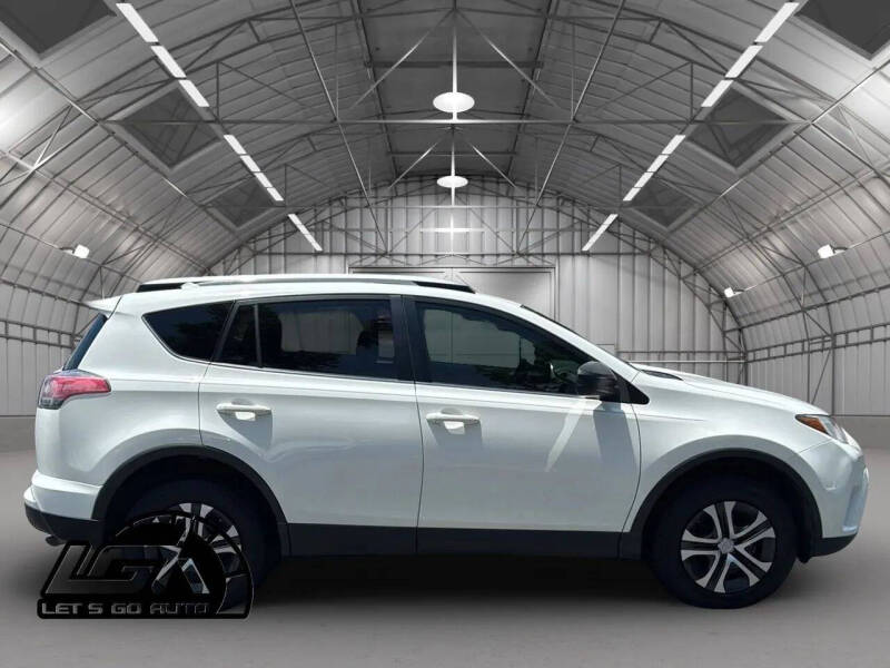 2017 Toyota RAV4 LE