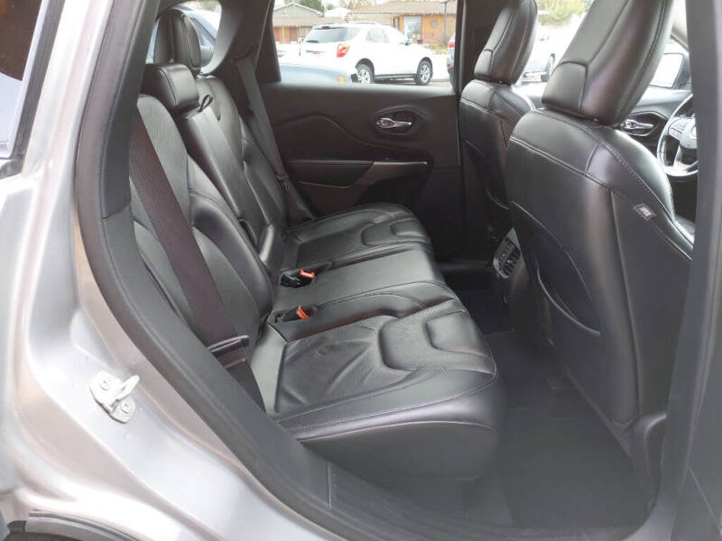 2021 Jeep Cherokee Latitude Lux