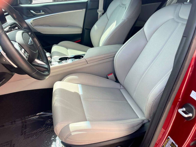 2023 Genesis G70