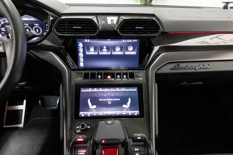 2023 Lamborghini Urus S