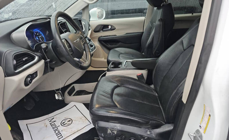 2022 Chrysler Pacifica Touring L