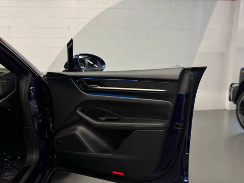 2024 Porsche Macan Turbo Electric