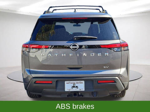 2024 Nissan Pathfinder SV