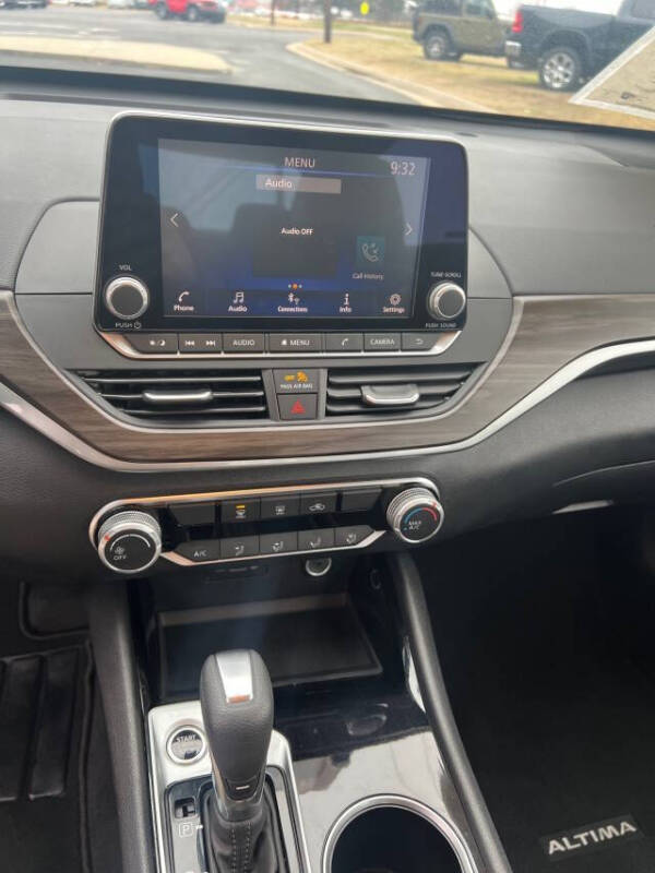 2024 Nissan Altima 2.5 SV