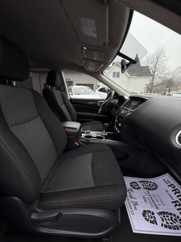 2019 Nissan Pathfinder SV