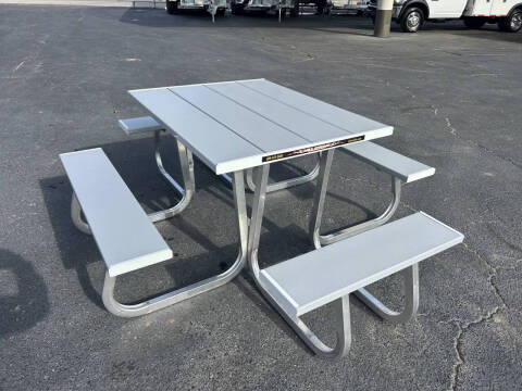2026 Aluma 21029 Picnic Table