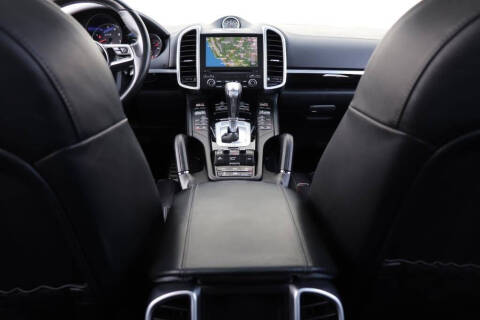 2017 Porsche Cayenne GTS