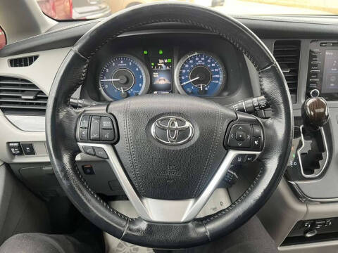 2019 Toyota Sienna XLE 8-Passenger