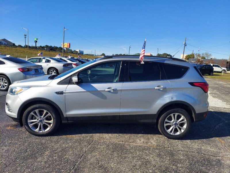 2019 Ford Escape SEL photo 3