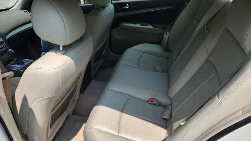 2015 Infiniti Q40
