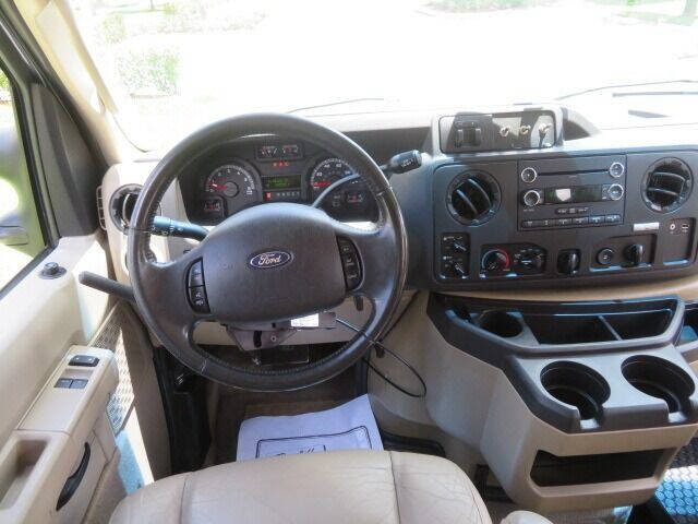 2013 Ford E-Series E-150 XLT