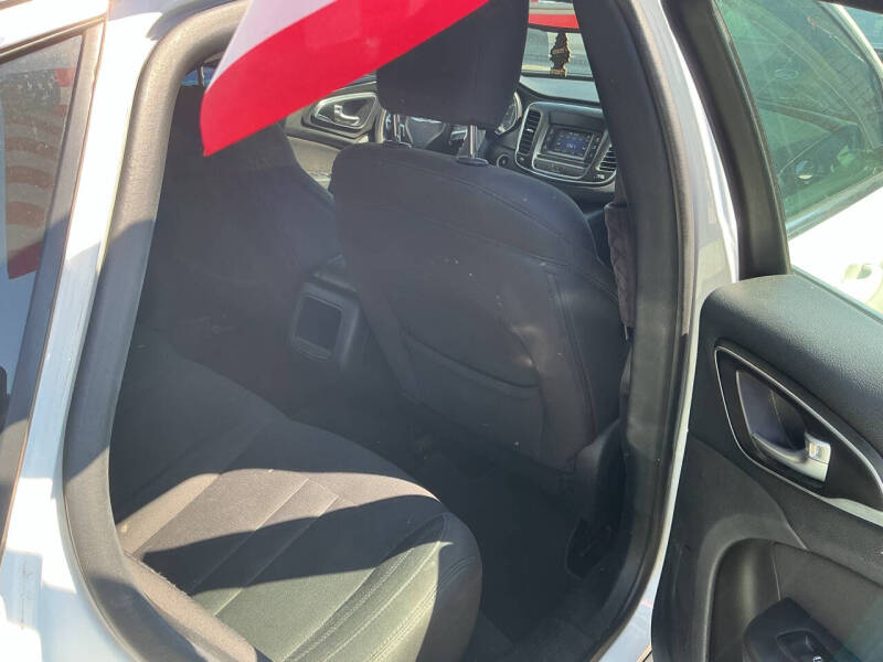 2016 Chrysler 200 Limited