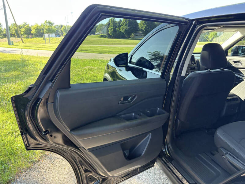 2024 Nissan Pathfinder S