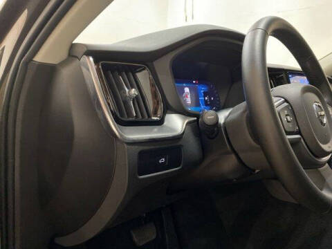 2025 Volvo XC60 B5 Core Dark Theme