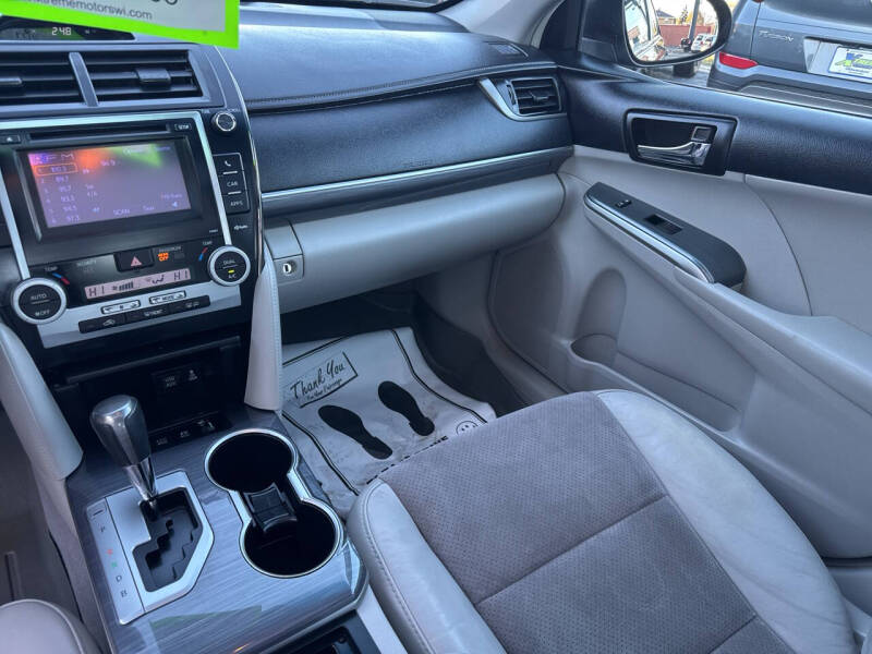 2012 Toyota Camry Hybrid XLE