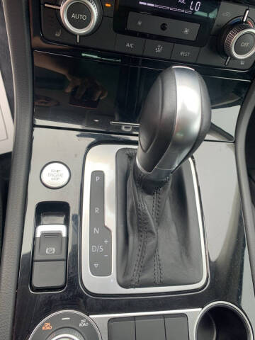 2016 Volkswagen Touareg VR6 Sport