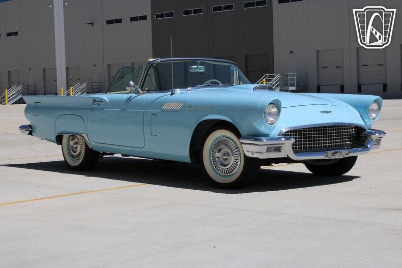 1957 Ford Thunderbird