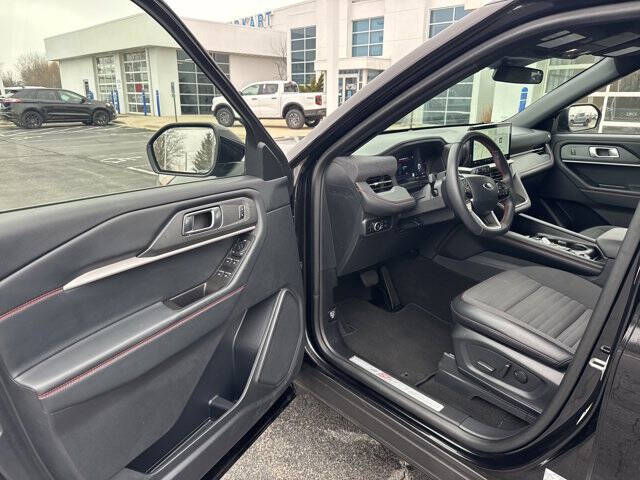 2025 Ford Explorer ST-Line