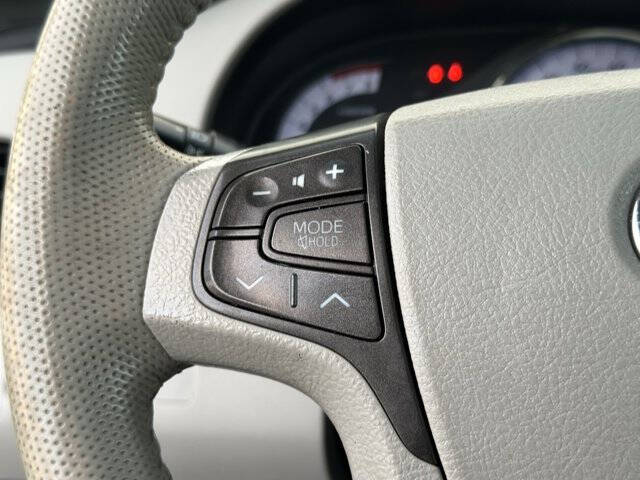 2013 Toyota Sienna SE 8-Passenger