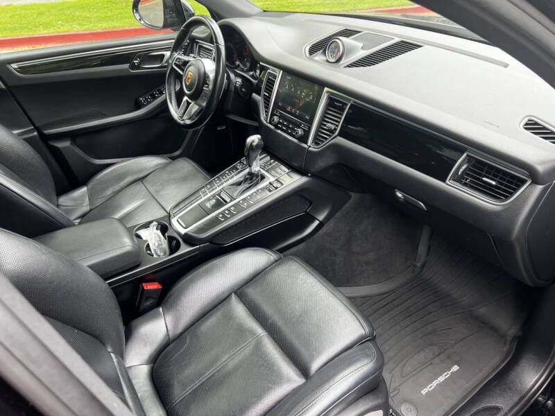2018 Porsche Macan