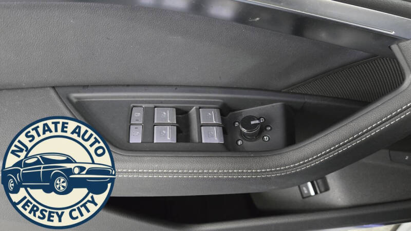 2024 Audi Q8 e-tron quattro Premium Plus