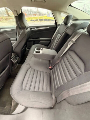 2016 Ford Fusion Hybrid SE