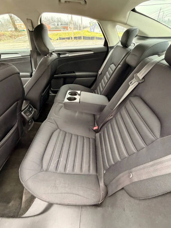 2016 Ford Fusion Hybrid SE