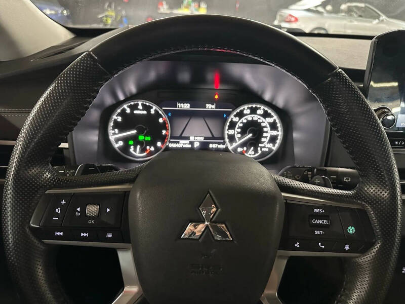 2024 Mitsubishi Outlander SE