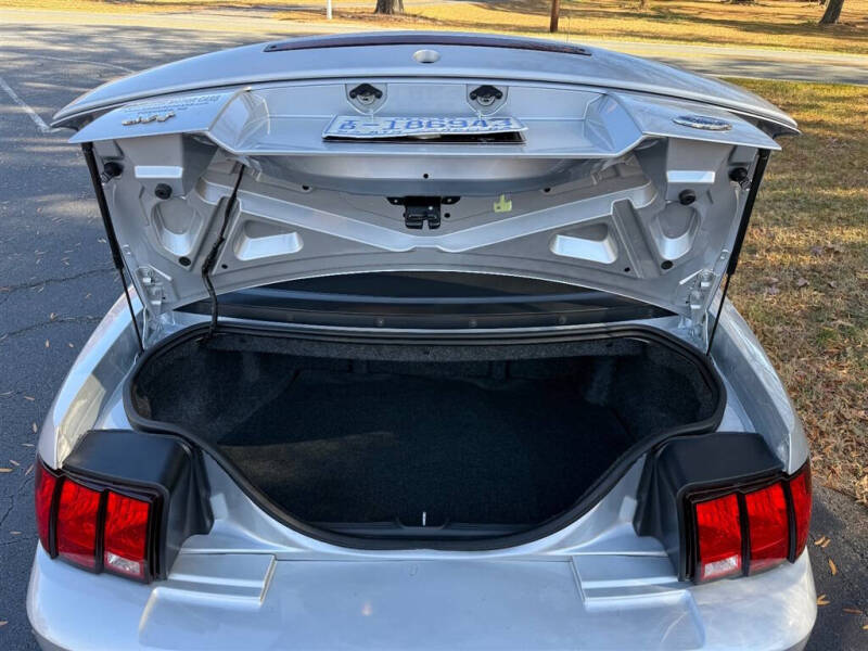 2004 Ford Mustang SVT Cobra