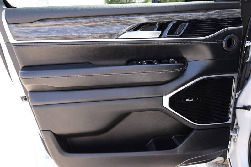 2022 Jeep Wagoneer Series III