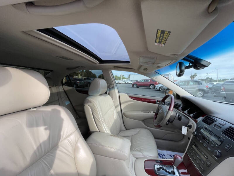 2004 Lexus ES 330