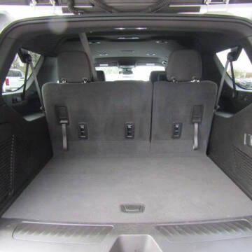 2023 Chevrolet Suburban LS