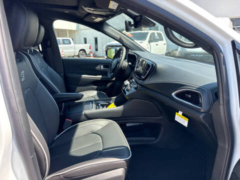 2027 Chrysler Pacifica Limited