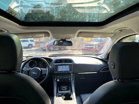 2017 Jaguar F-PACE 35t Prestige