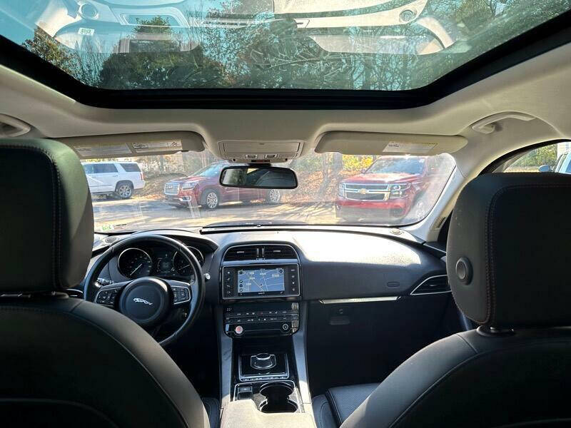 2017 Jaguar F-PACE 35t Prestige