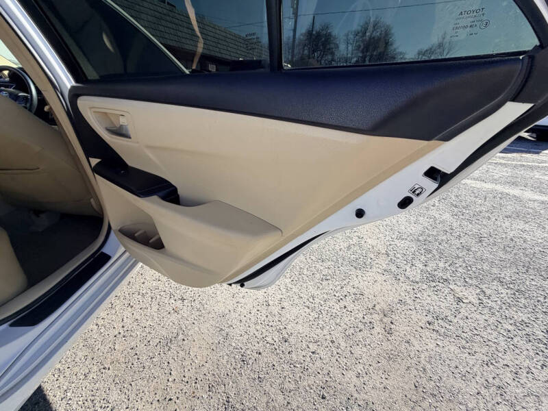 2017 Toyota Camry LE