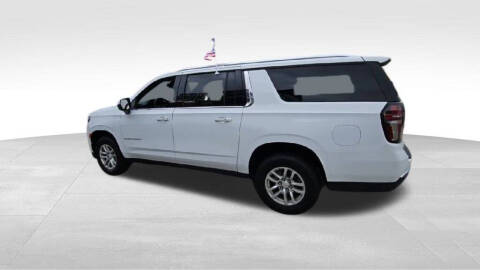 2023 Chevrolet Suburban LT