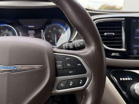 2017 Chrysler Pacifica Touring-L Plus